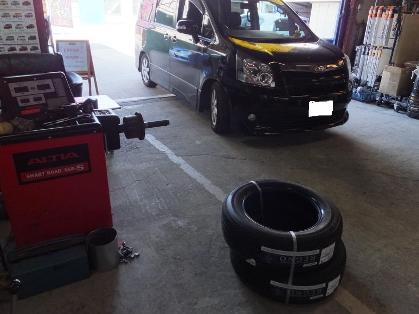 g^mA@^C@205/60R16@Qs@]䕔[^[X